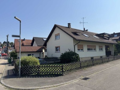 PROVISIONSFREI! Viel Platz in Keltern: Zweifamilienhaus mit idealem Eckgrundstück