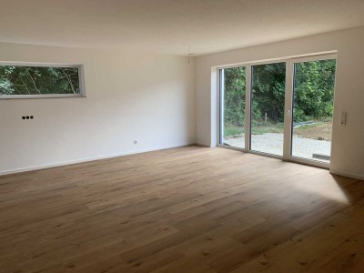 Erstbezug moderne Doppelhaushälfte mit gehobener Innenausstattung in Massing