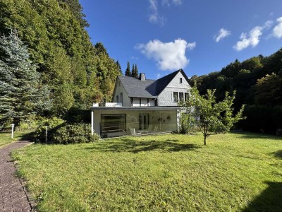 Einzigartiges Haus mit Geschichte, durchdachter Aufteilung und parkähnlichem Grundstück in Warstein