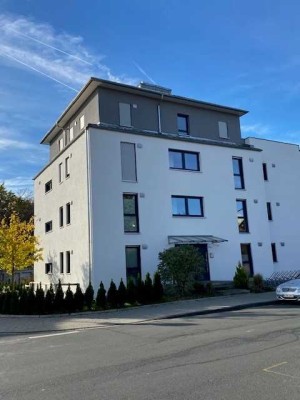 Ab 01.03. oder früher - Modernes Penthouse 3-Zimmer mit großer Sonnenterrasse in Erlangen