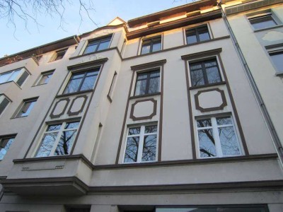Schicke, neuwertige 2-Zimmer-Altbauwohnung im Herzen von Düsseldorf-Bilk