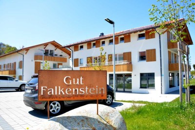 Sonnige Wohnung mit großzügigem West-Balkon auf Gut Falkenstein in Weyarn