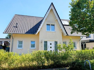 Junges Wohnen: Freistehendes Einfamilienhaus Nähe Kanal
