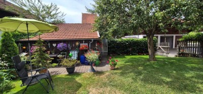 Rott am Lech/ Gemütliche 3-Zimmerwohnung mit Balkon und herrlichem Garten in Ortsrandnähe