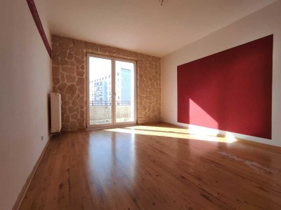 Bezugsfreies schönes 3-Zimmer-Apartment in saniertem Altbau!