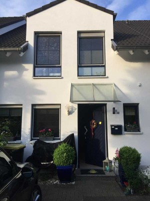 Familienfreundliches Rheinmittelhaus mit Garten in Ratingen Homberg
