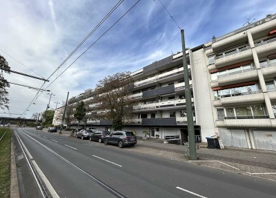 Düsseldorf Oberkassel - sanierte Wohnung mit Balkon und Aussicht auf den Rhein zur Miete