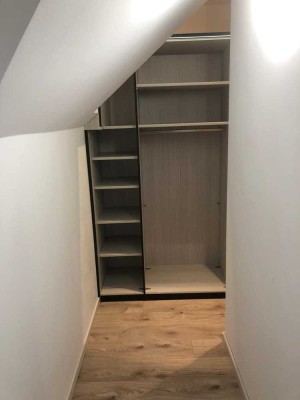 Moderne Doppelhaushälfte mit Balkon, Stellplatz & hochwertiger Ausstattung – ab 01.10. frei