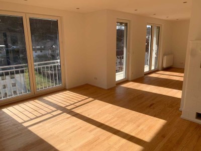 Frisch saniert: Schöne 5-Raum-Wohnung mit geh. Innenausstattung in Schriesheim/Altenbach
