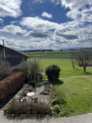 Alpenpanorama Wohnung mit zwei Zimmern sowie Balkon und EBK nähe Wasserburg a. Inn
