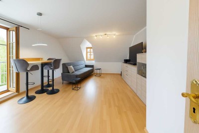 Raum für Liebe, Lachen und Leben - Dachgeschosswohnung mit Balkon
