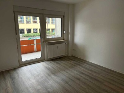 Erstberzug nach Sanierung, 2 Zimmer, Erdgeschoss, Balkon