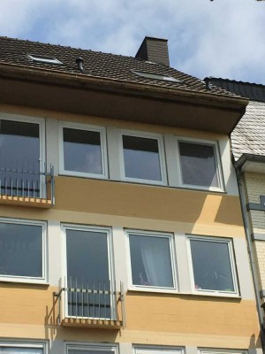 Attraktive und modernisierte 4-Raum-Wohnung mit Balkon in Siegburg