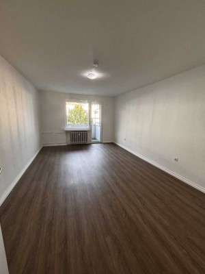 Helle 2-Zimmer Wohnung im 3. OG mit Balkon im beliebten Kreuzviertel
