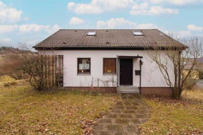 Zögern Sie nicht: Gepflegtes Einfamilienhaus mit Garten, Terrasse und viel Platz in Feldrandlage