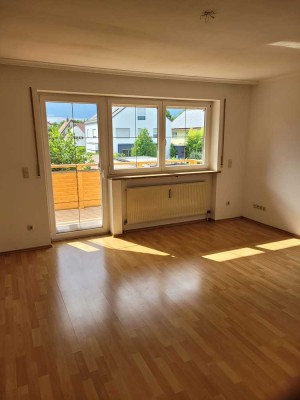 Exklusive, gepflegte 3,5-Zimmer-Wohnung mit Einbauküche/Balkon – Bezug nach Vereinbarung (ab 1.8.)