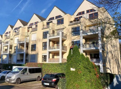 Frankfurt-Niederrad renovierungsbedürftiges DG-Studio mit Loggia und Tiefgaragenstellplatz