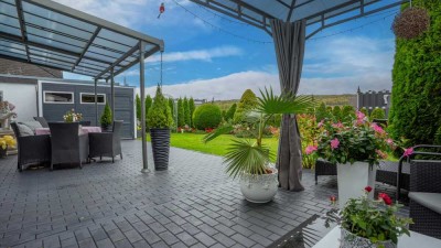 Modernes Einfamilienhaus: bezugsfertig, effizient und mit herrlichem Garten