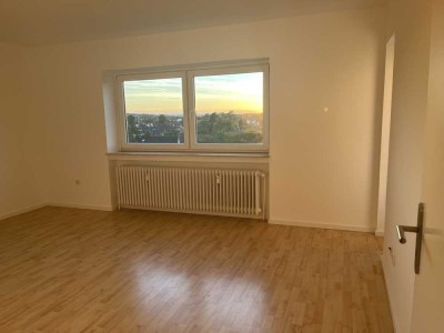 Helle 4-Zimmer-Wohnung im 5. OG mit Balkon in Lotte-Büren