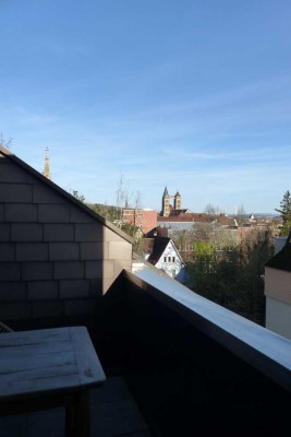 Möblierte stilvolle 2-Zimmer-DG-Wohnung mit geh. Innenausstattung mit Balkon und EBK in Esslingen
