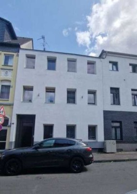 *SOLIDE KAPITALANLAGE IN TOPLAGE* Modernisiertes  Mehrfamilienhaus im Herzen von Krefeld
