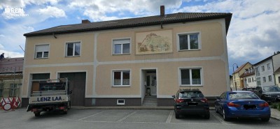 Einstellmöglichkeit-Generationenwohnen-Pension-Interessante Liegenschaft mit riesengroßen Brennholzlager