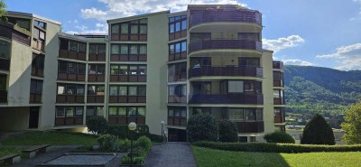 LEBEN AUF ZWEI EBENEN