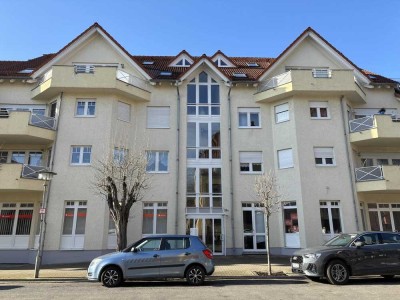 Ruhige Wohnung mit Tiefgaragenstellplatz