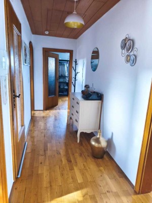 3,5 Zi. DG-Wohnung 77m² zzgl. Bühne (max. 2Personen)