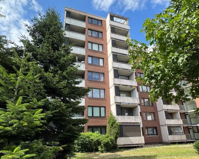 Lichtdurchflutete 4 Raumwohnung hoch über den Dächern von NE-Norf