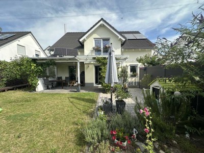 Freistehend & familienfreundlich! Neuwertiges Einfamilienhaus unweit des Rheins in Bornheim-Widdig!