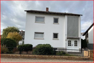 1 - 2 Familienhaus mit sonnigem Garten