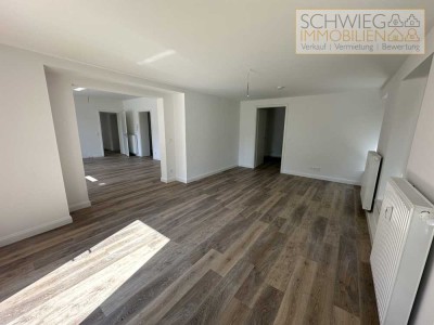 4 Zimmer, Küche, Bad, Balkon und Terrasse, PKW Stellplatz vor der Tür in ruhiger, grüner Innenstadtl