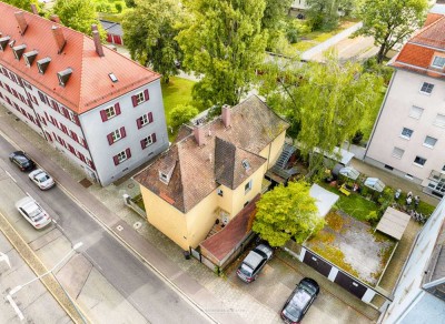 Zweiparteienhaus in Top Lage !