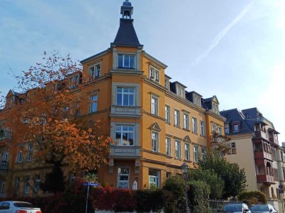 Gemütliche 2-Zimmer-Wohnung mit einer Wohnfläche von ca. 62,63 m² mit Erker im Herzen von Dresden...