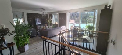 ** 3.-Zi.- Maisonette Wohnung mit TOP Aussichtslage**