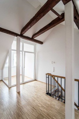 **Großzügige 2-Zimmer-Maisonettewohnung mit Loggia im Herzen der Altstadt von Reutlingen**