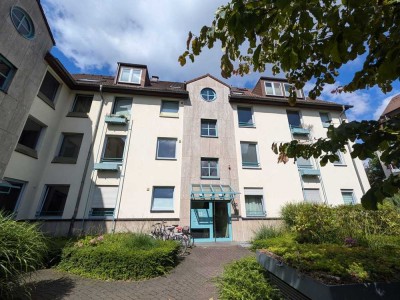 + Kaarst -Zentrum + 2-Zimmerwohnung + renoviert + neuer Fußboden + ca. 63 m² +  Balkon +