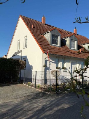 *Große Doppelhaushälfte  in Leipzig mit Ausbaureserve*