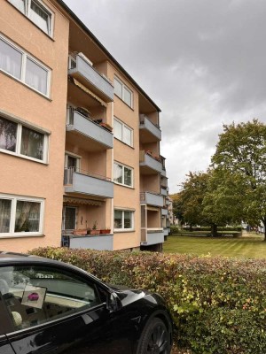 Bezugsfertige 3-Zimmer-Wohnung mit Kfz-Stellplatz von privat