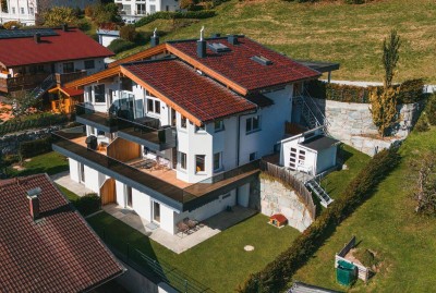 Exklusives Wohnen in traumhafter Hanglage – Moderne Doppelhaushälfte mit Panoramablick