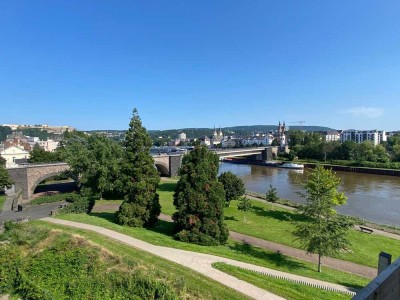 Stilvolle 2 Zi. Whg. mit EBK, teilmöbliert, Balkon,  und super Panoramablick in Koblenz