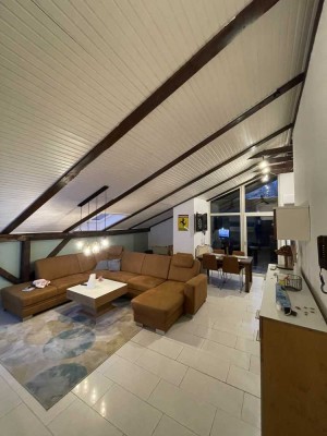 3 Zimmer Dachgeschosswohnung mit Balkon in Friedberg (Hessen)