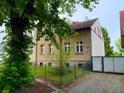 Sanierungsbedürftige Doppelhaushälfte in Bernau OT Schönow