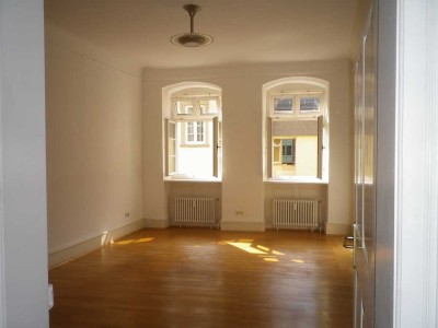 Helle 2-Zimmer Wohnung mit Balkon in Heidelberger Altstadt