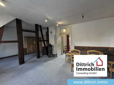 Großzügige Altbauwohnung mit ausbaufähigem Speicher in Pfhm