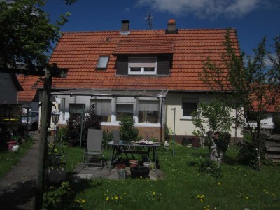 Günstiges, modernisiertes 8-Zimmer-Einfamilienhaus in Sontra