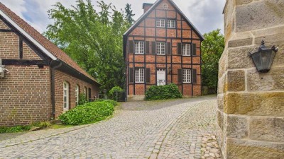Zeitloser Charme trifft Raumvielfalt – Denkmalgeschütztes Einfamilienhaus mit 6 Zimmern