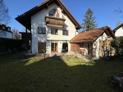 Modernisierte 3,5-Zimmer Maisonettewohnung mit großem Garten und Terrasse in München Waldtrudering