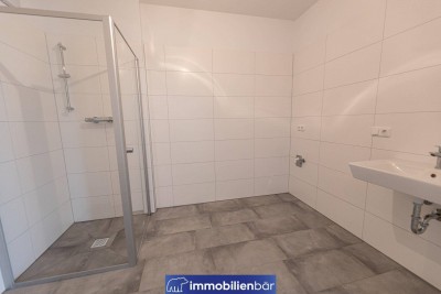 Moderne Wohnung mit große Terrasse - Küche - Tiefgarage